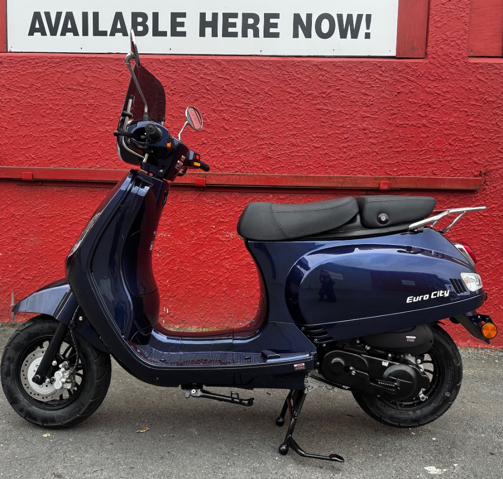 Euro City Motor Scooter Deluxe - Image 8