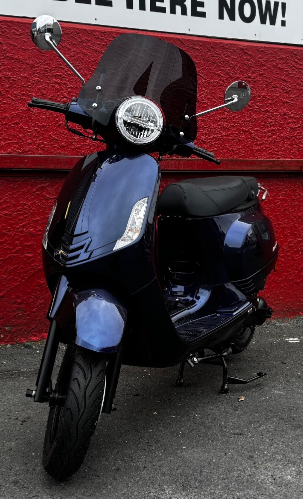 Euro City Motor Scooter Deluxe - Image 7