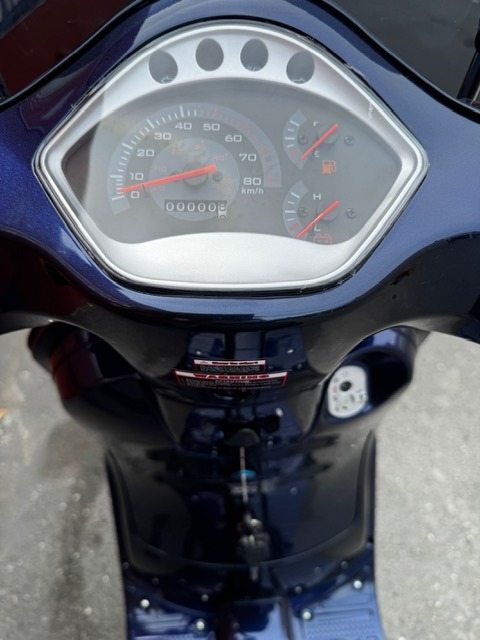 Euro City Motor Scooter Deluxe - Image 9